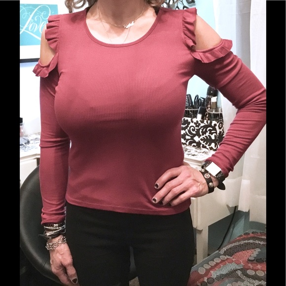 FREE W/PURCHASE Ruffle Cold Shoulder Top - Picture 1 of 6